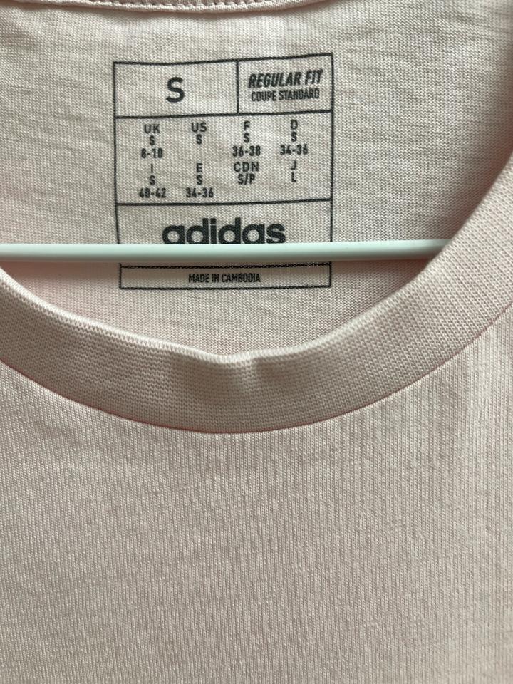 Футболка от адидас