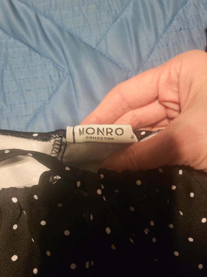 Платье футляр в горошек