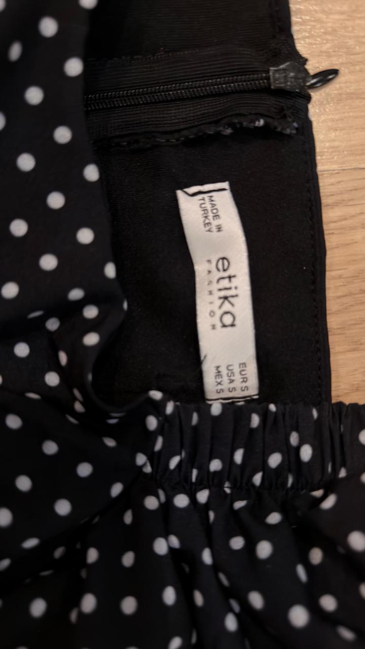 Платье в мелкий горошек