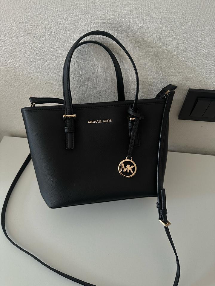 Сумка тоут Michael Kors натуральная кожа черный