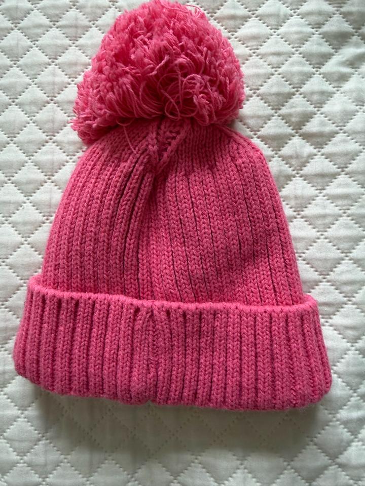 Теплая шапка на 6 месяцев