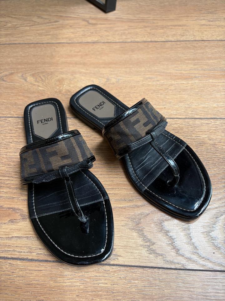 вьетнамки Fendi