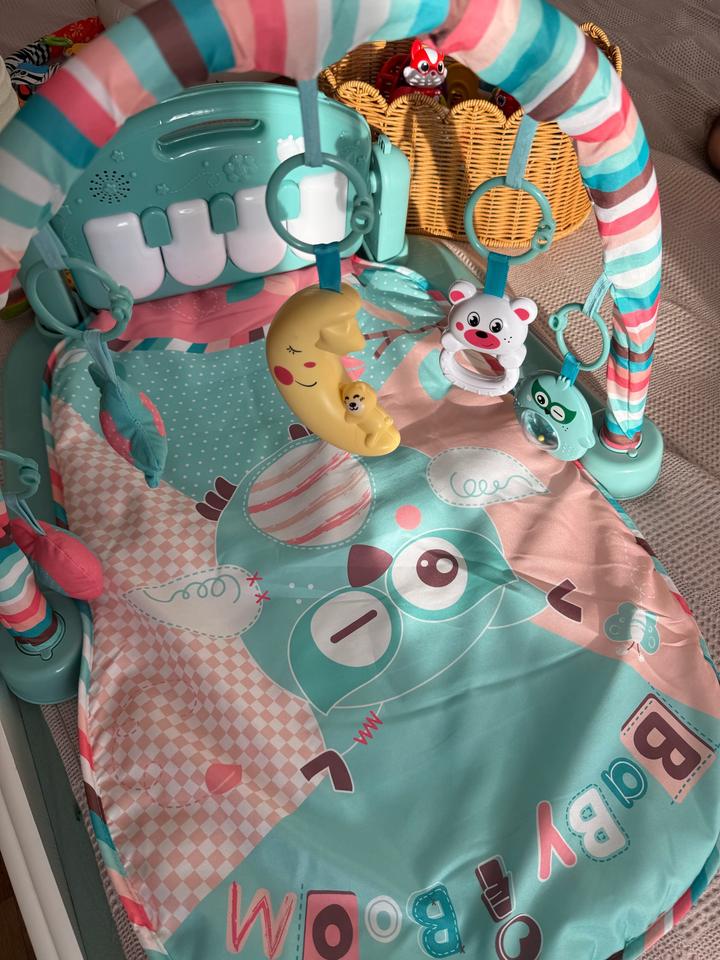 Развивающий коврик новый