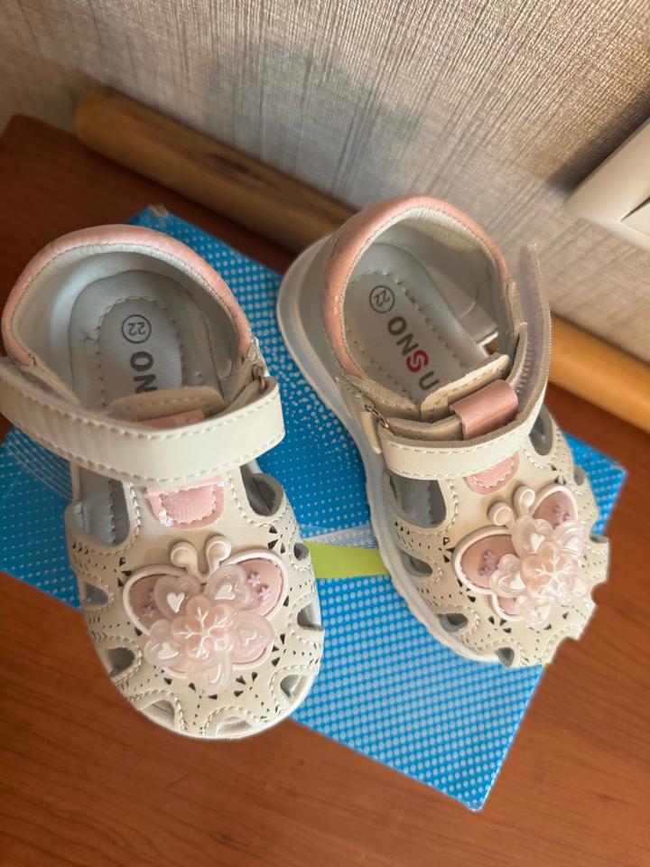 Босоножки детские новый