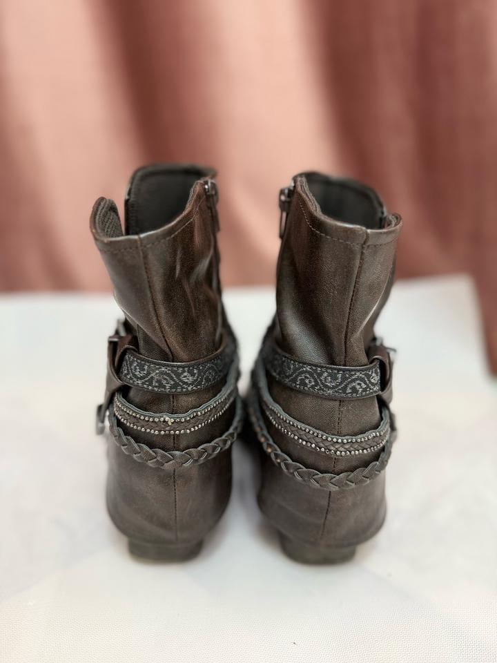 ОБУВЬ ЖЕНСКИЕ КАЗАКИ