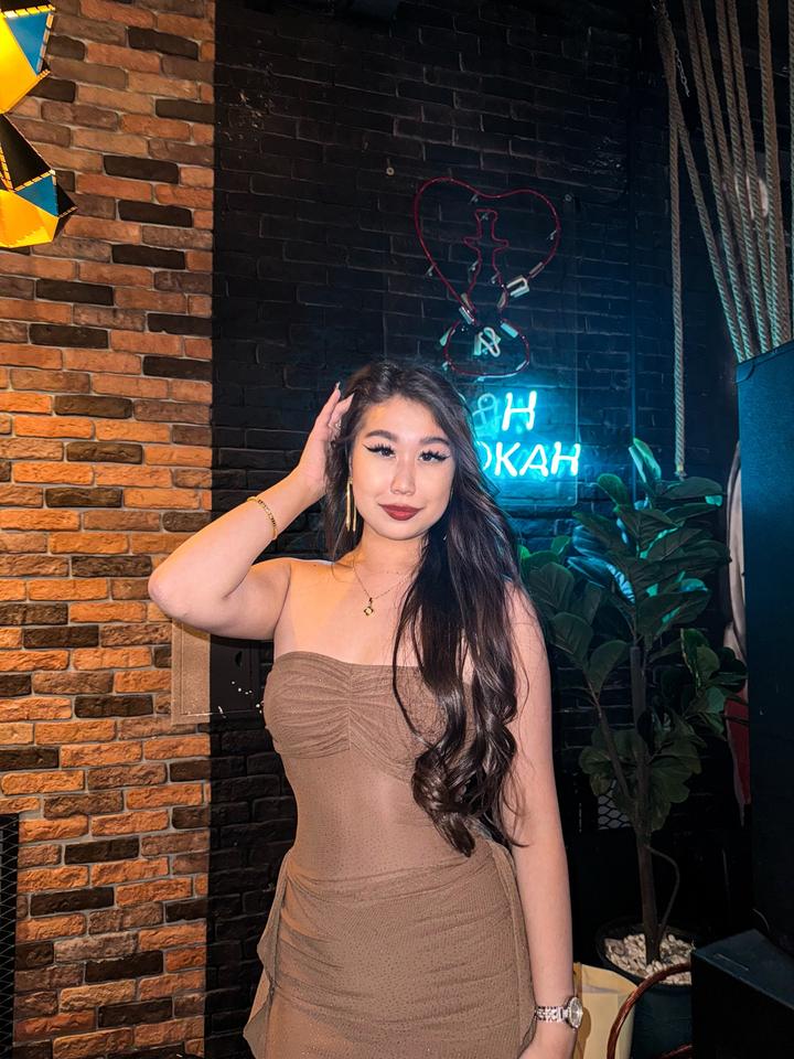 Бежевое платье