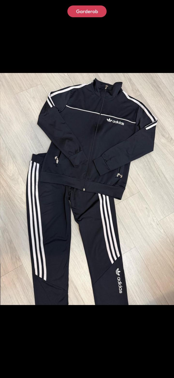 Спортивный костюм