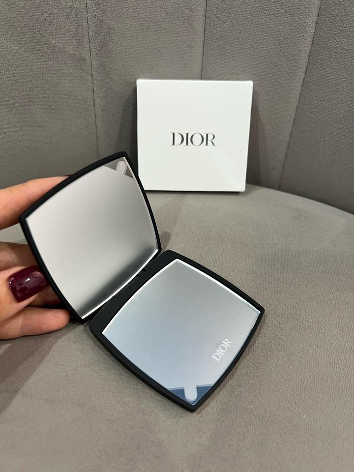 Зеркальце карманное Dior