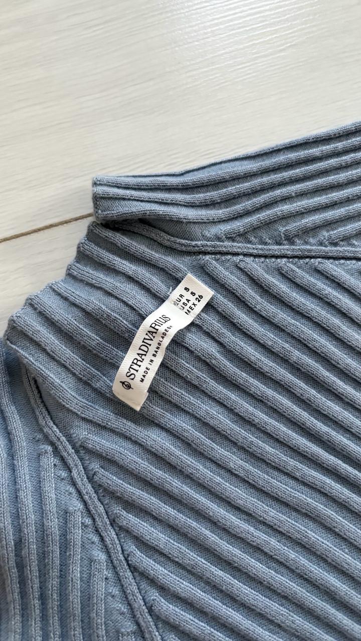 Stradivarius Голубой топ с средней горловиной