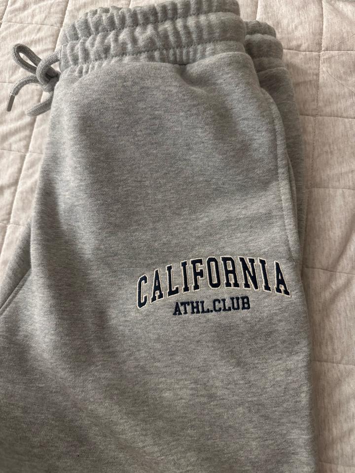 Двойка WHO.A.U