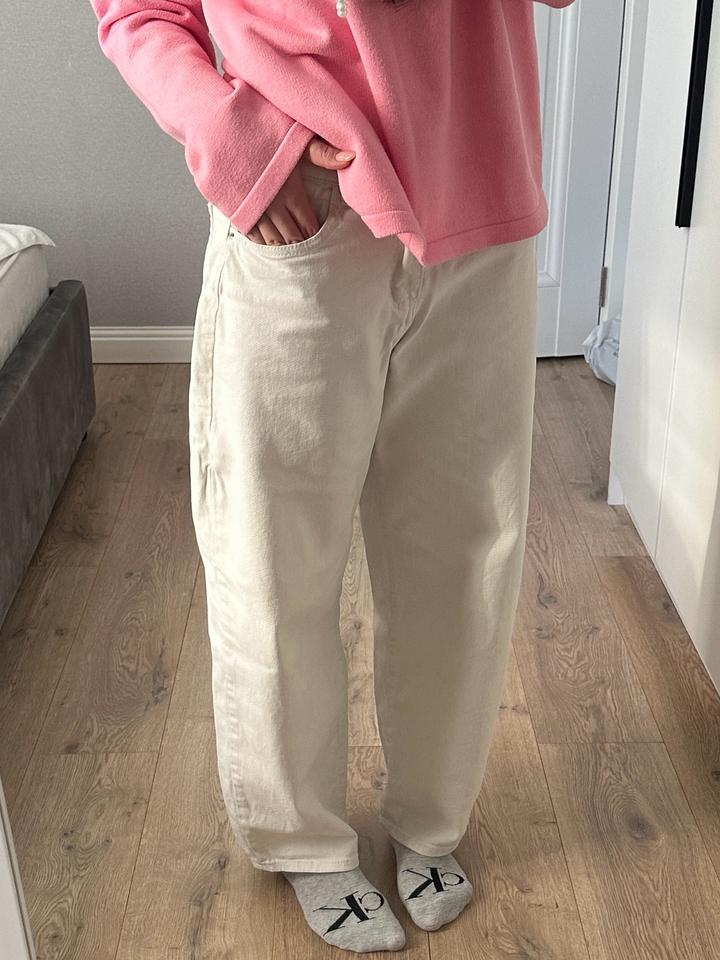 Джинсы белые