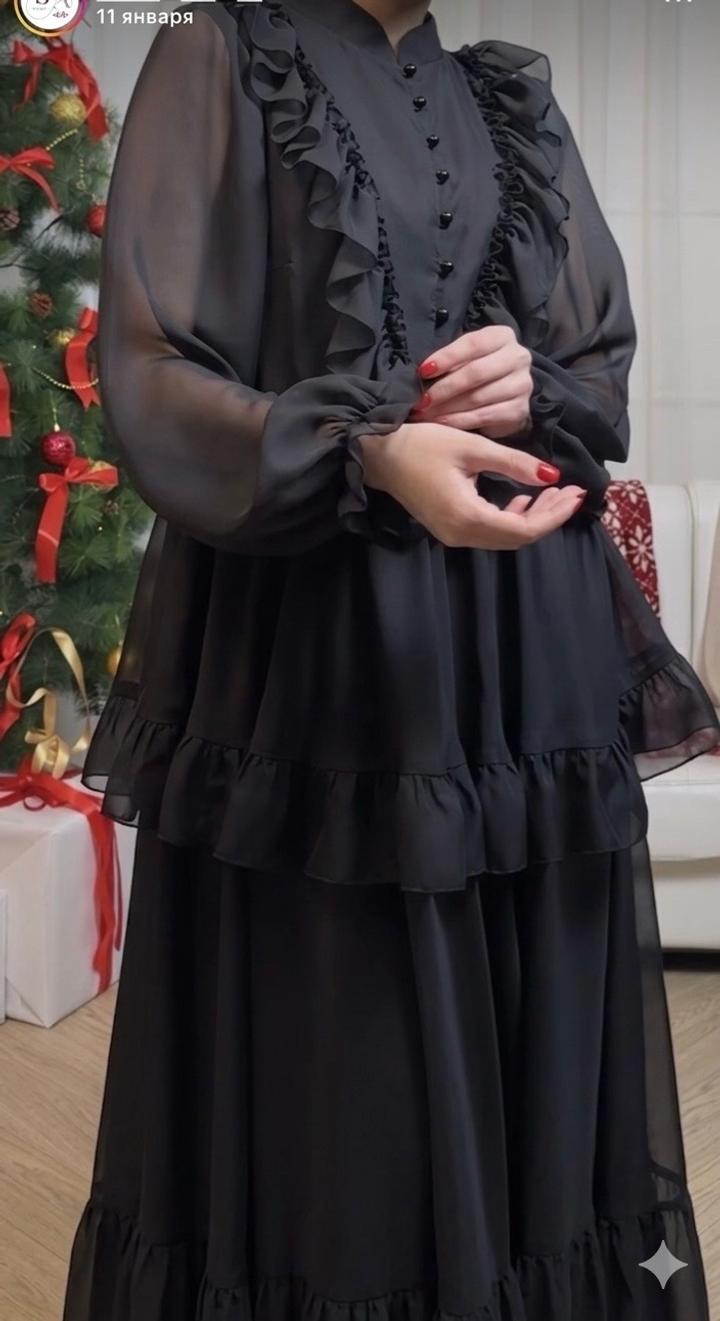 Черное шифоновое платье