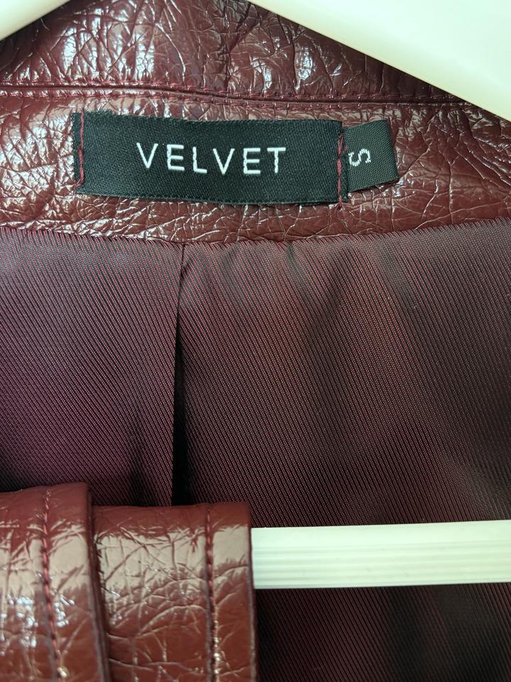 Укороченный жакет из искусственной кожи