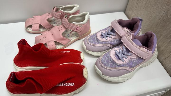 Кроссовки и сандали