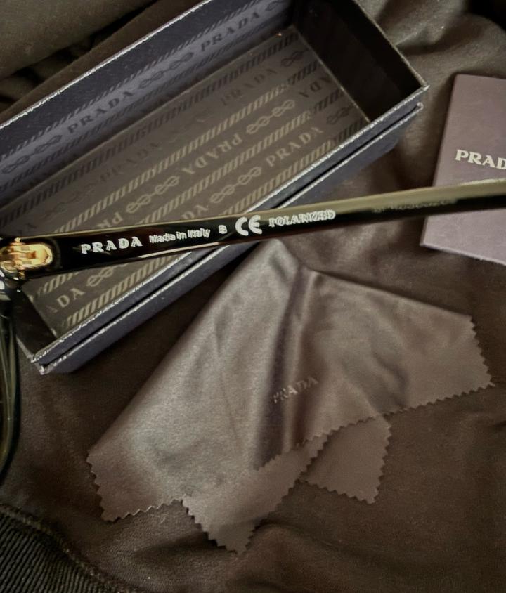 солнцезащитные очки Prada оригинал