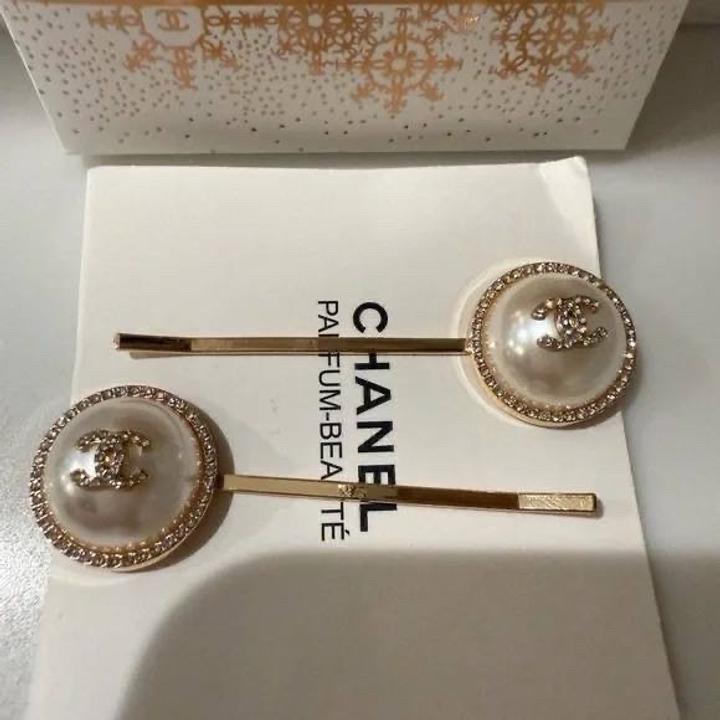 Невидимки для волос Chanel
