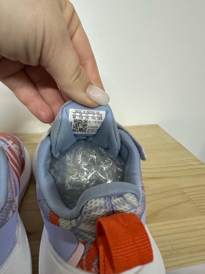 Кроссовки adidas