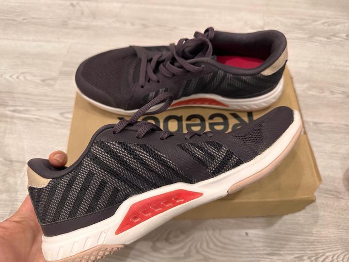 кроссовки Reebok