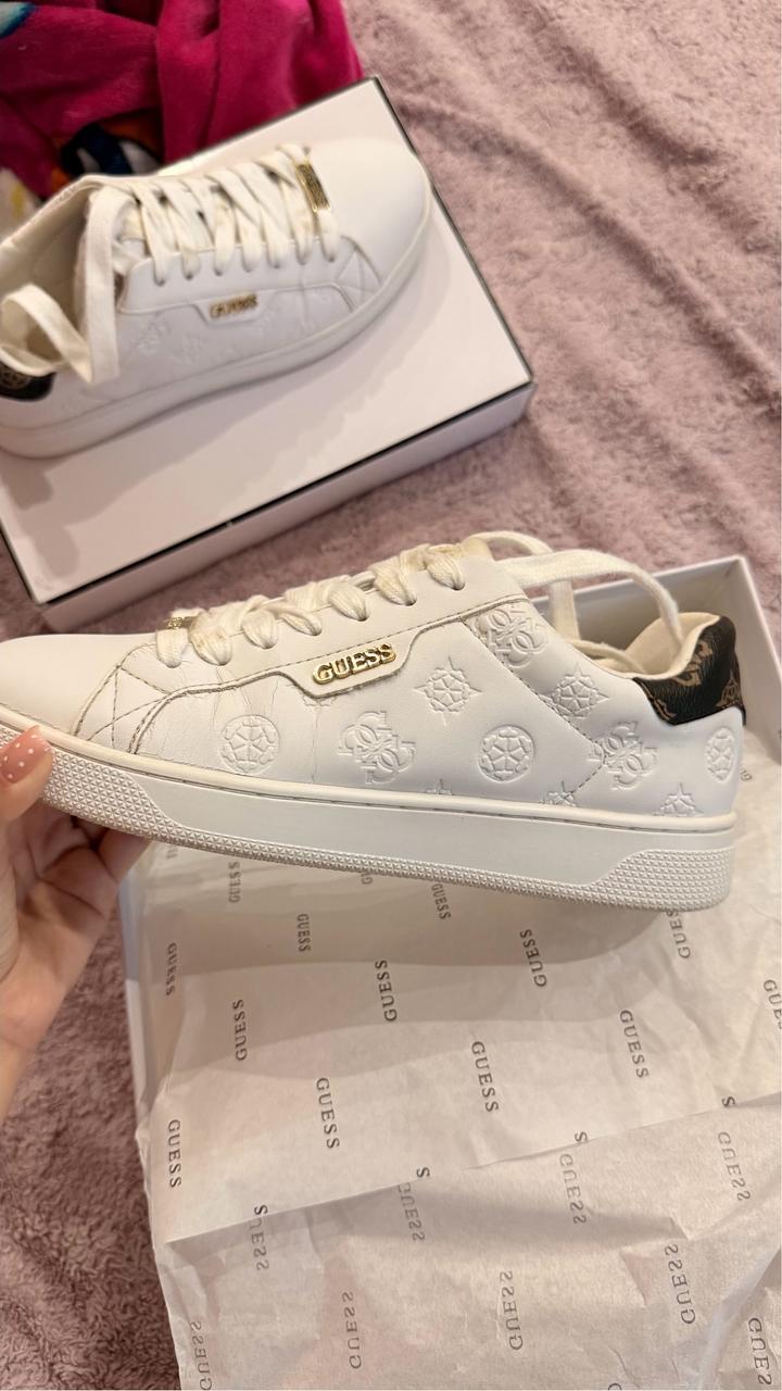 Белые кеды GUESS, оригинал, размер 38