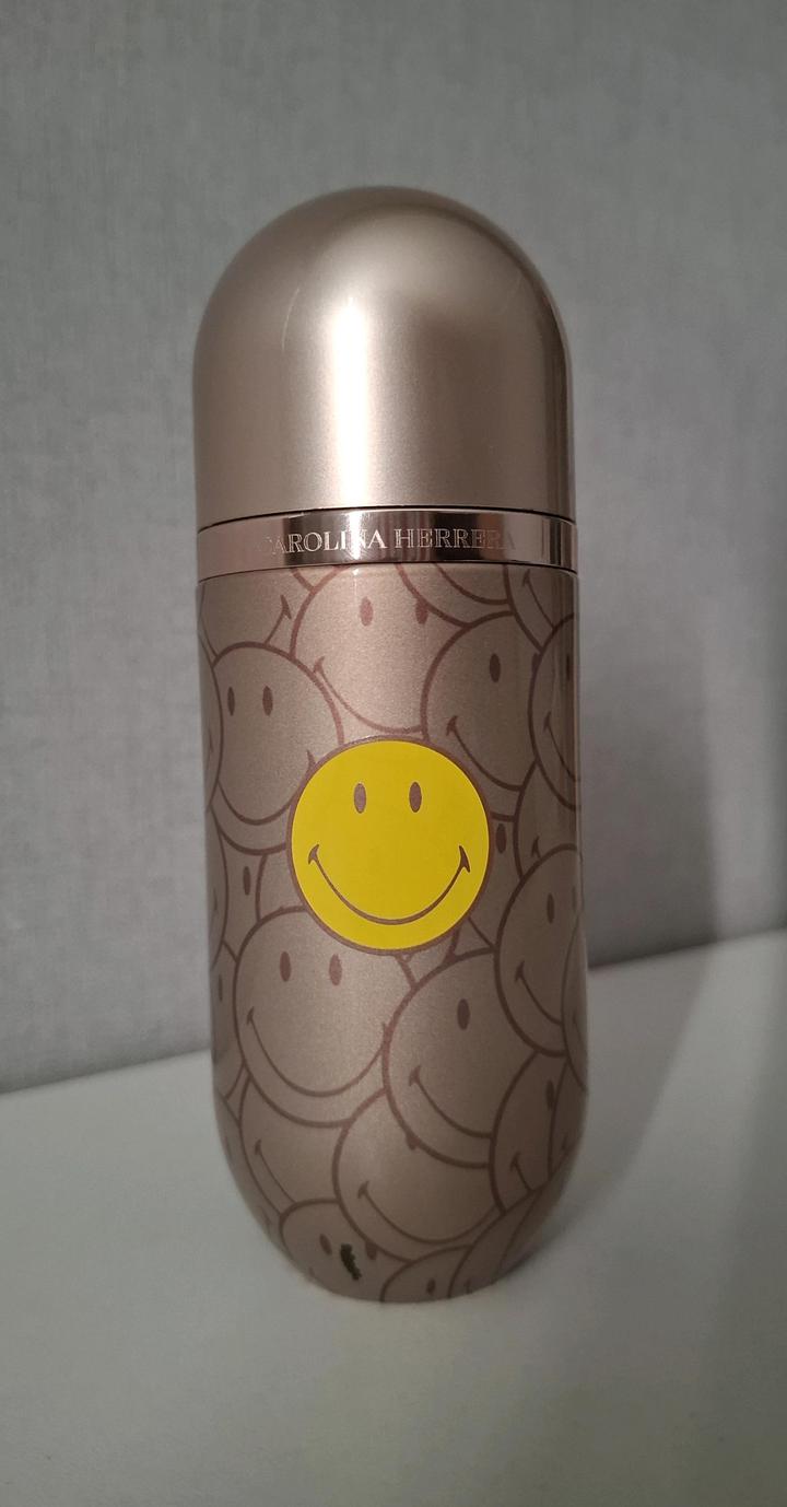 Carolina Herrera 212 Vip Rosé Smiley Edition
