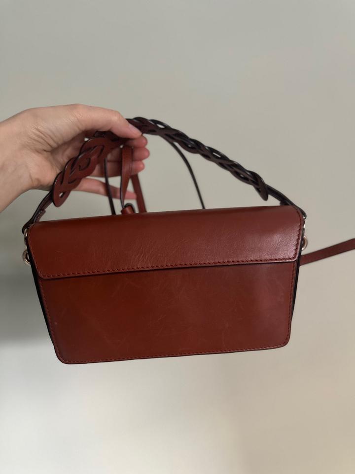 Сумка кроссбоди MASSIMO DUTTI. Натуральная кожа