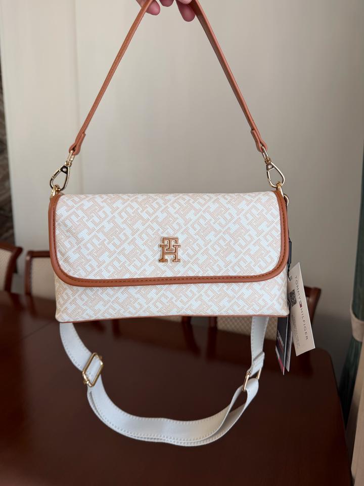 Tommy Hilfiger bag