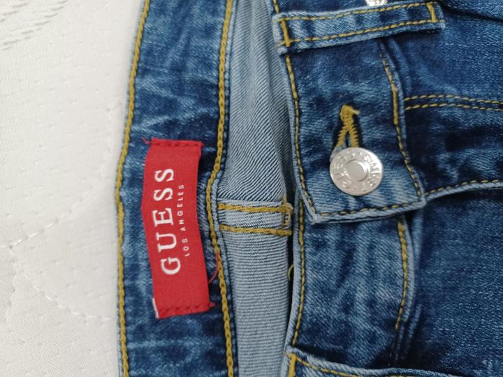 Джинсы Guess