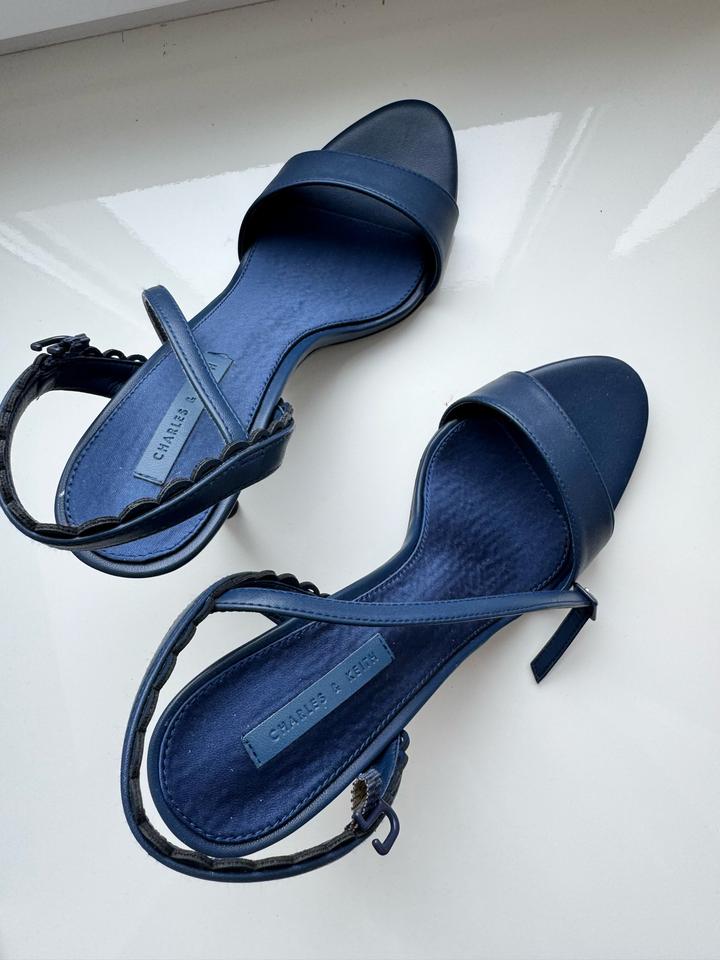 Charles & Keith новые без бирок, не ношены