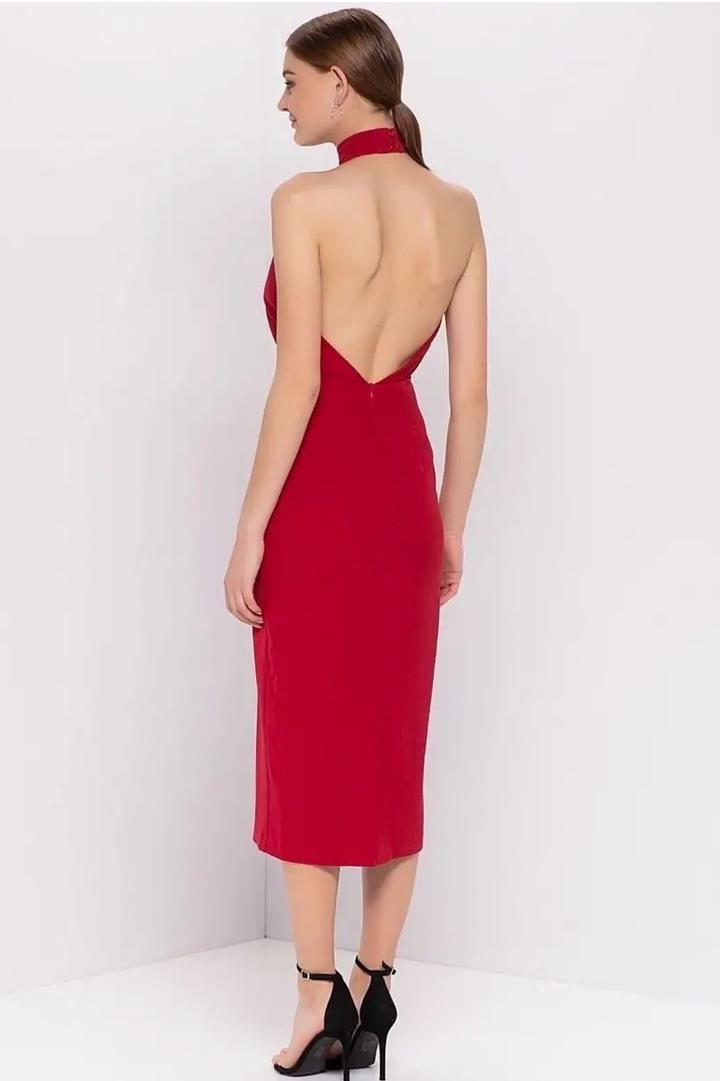 Красное платье