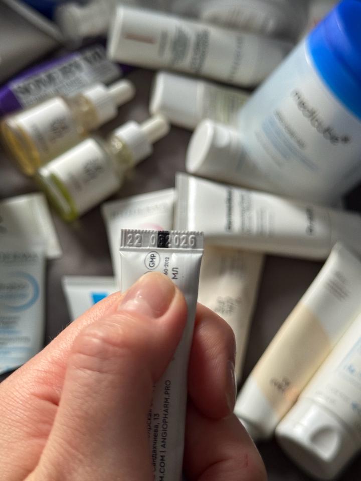 Angiopharm 2 крема Азелаинка + церамиды