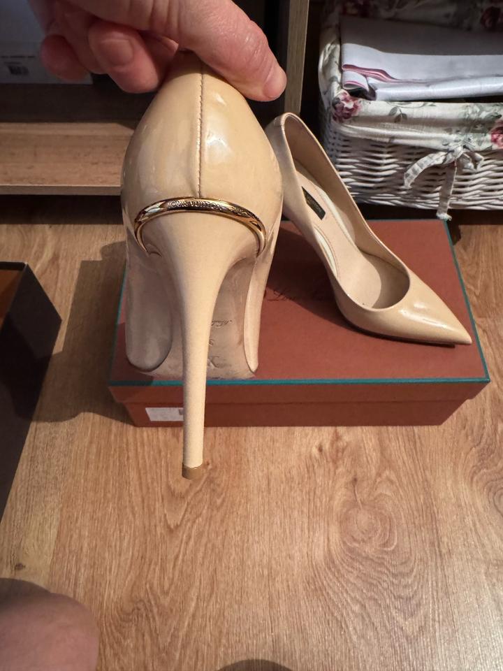 продам туфли лодочки Louis Vuitton