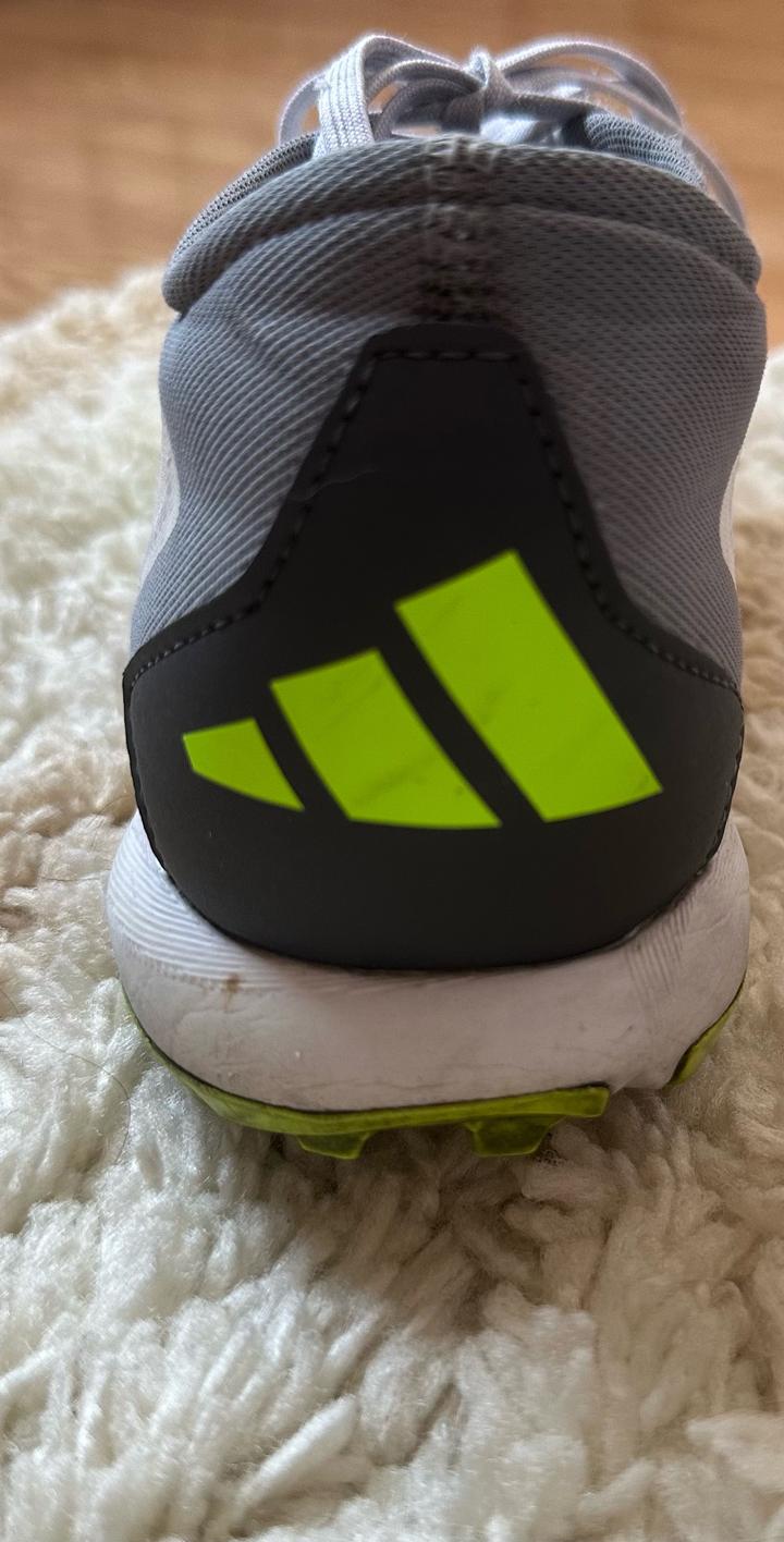 Бутсы, сороножки для футбола Adidas Predator Accuracy.3