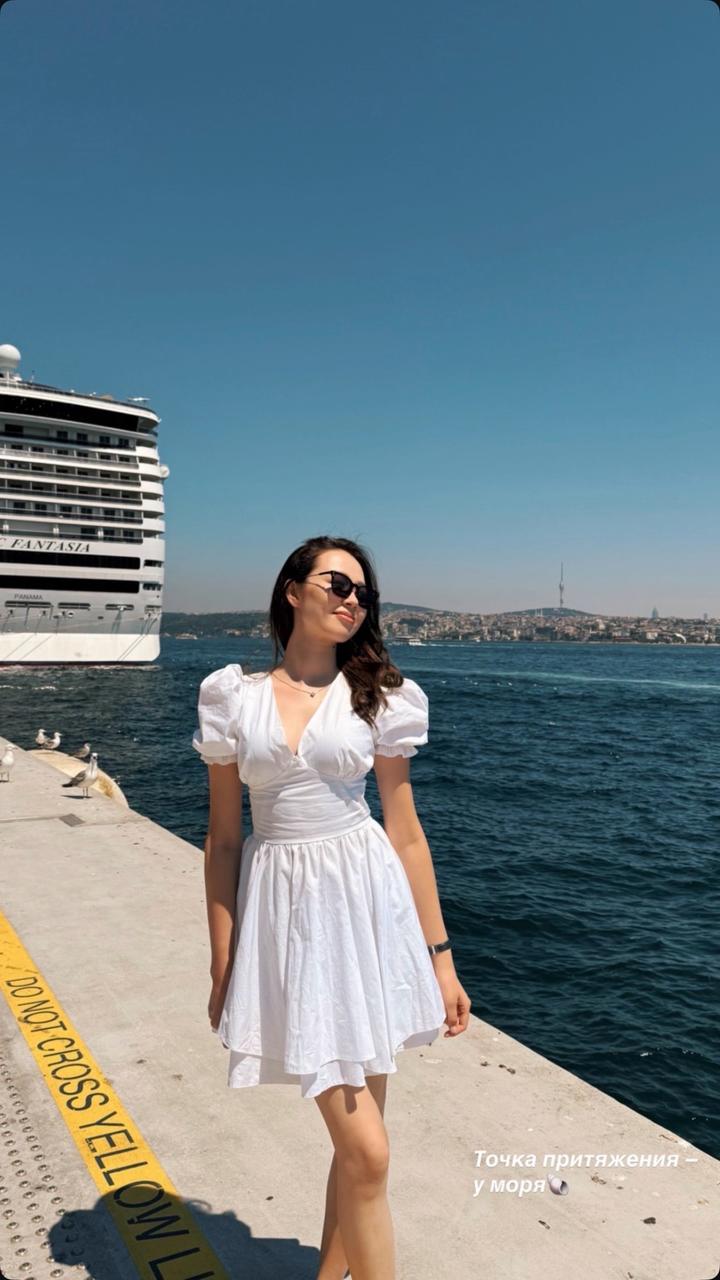Белое платье на лето