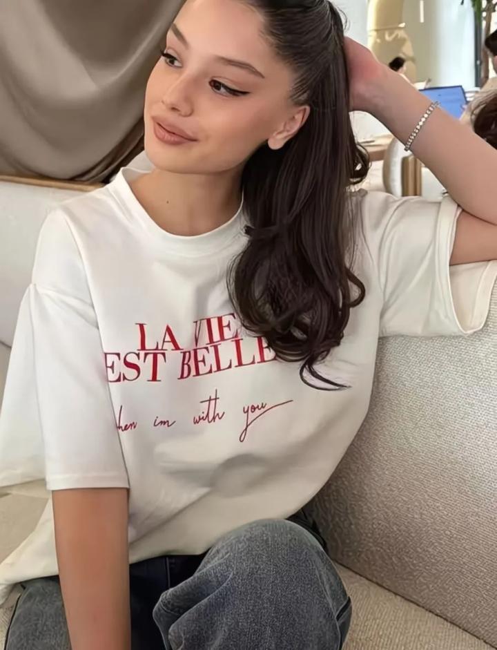 Белая футболка