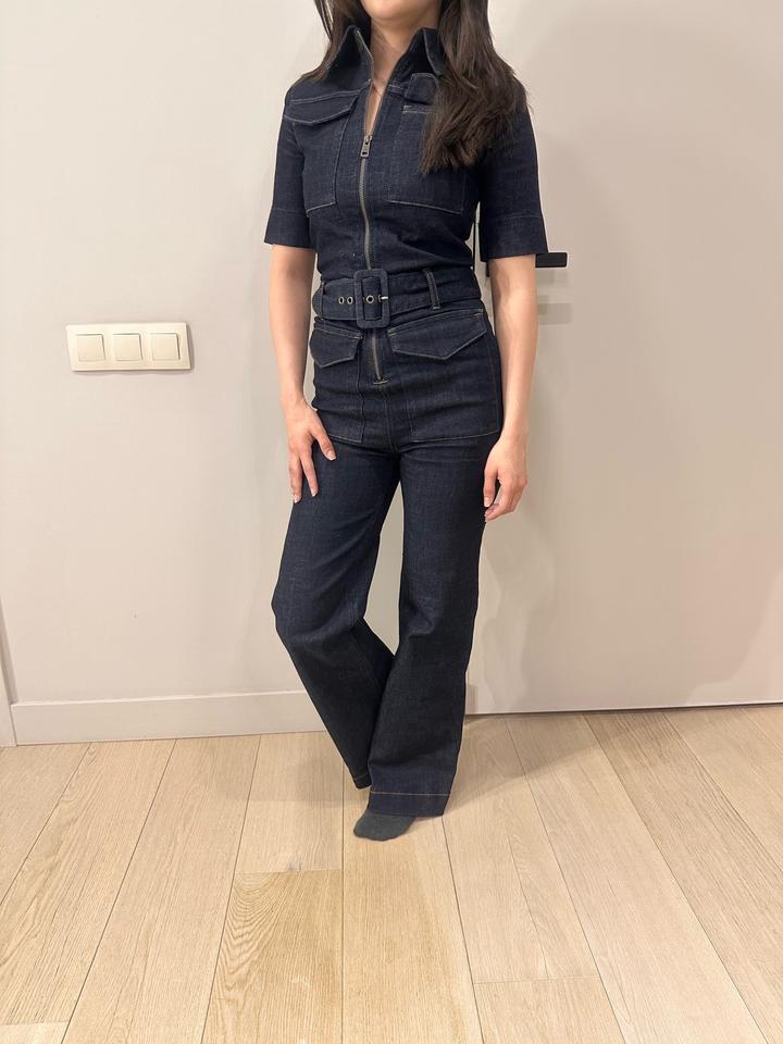 Джинсовый комбинезон от Victoria Beckham