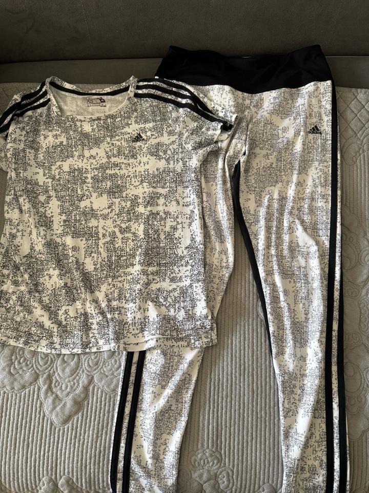Спортивный костюм Adidas