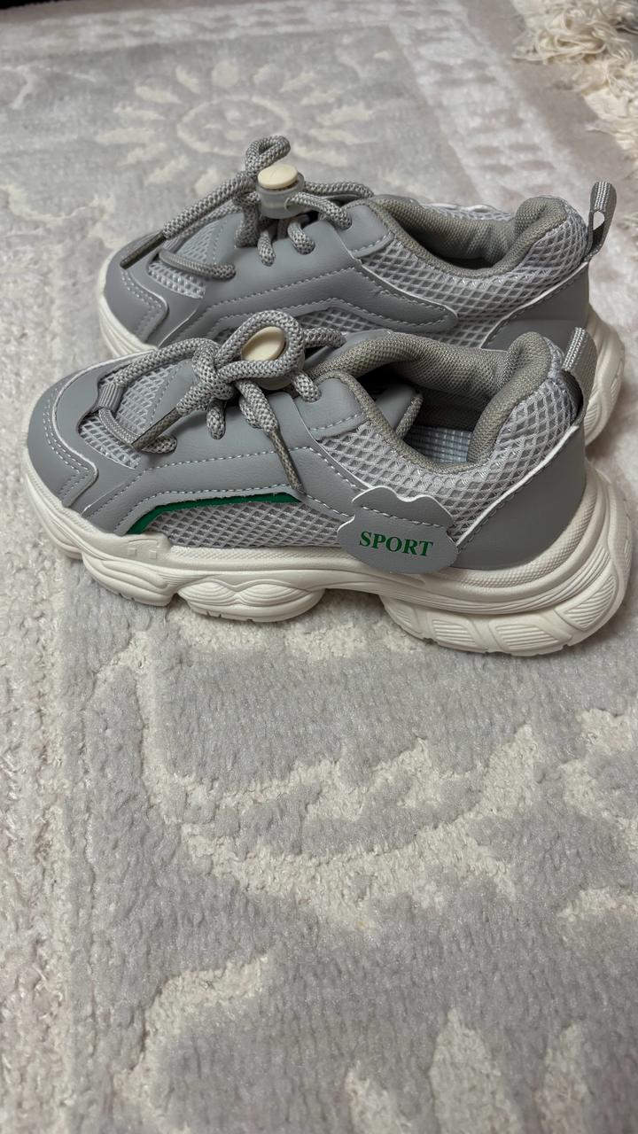 Унисекс кроссовки серые