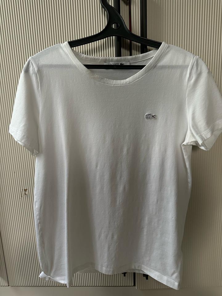 Белая футболка Lacoste