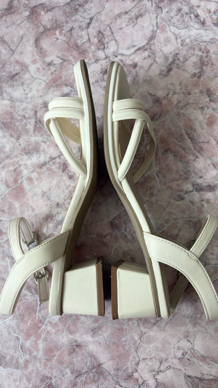 Босоножки Dusto