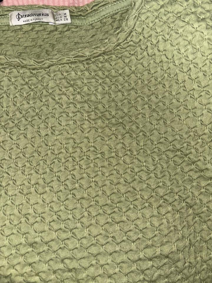 Зеленый лонгслив