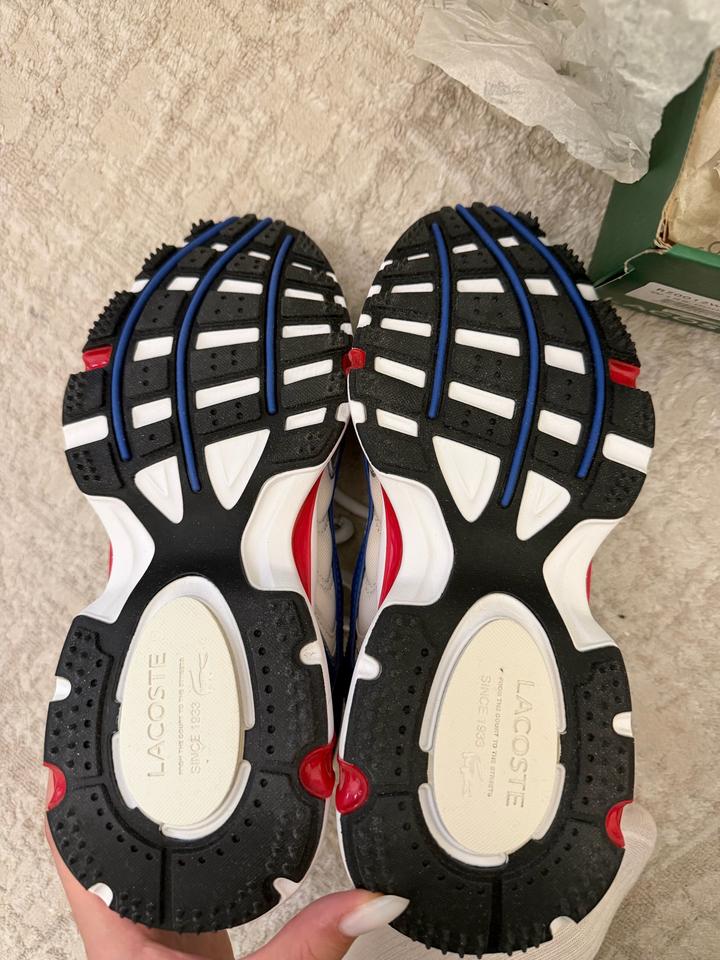 Кроссовки лакосте