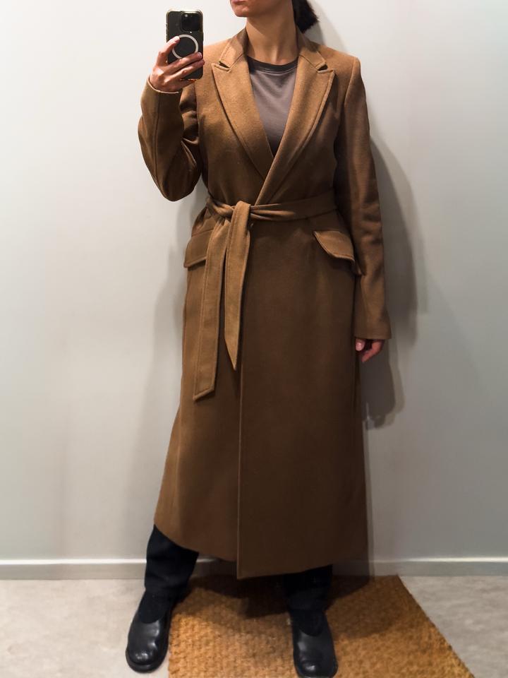 Бежевое коричневое пальто Mango