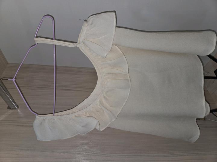 Блузка молочного цвета из льна