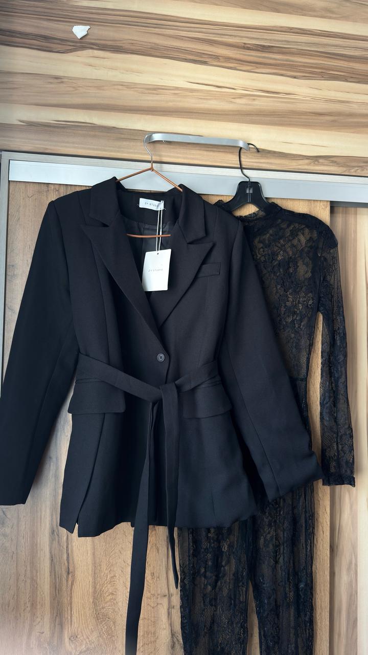 Двойка,Пиджак с кружевным комбезом 😍