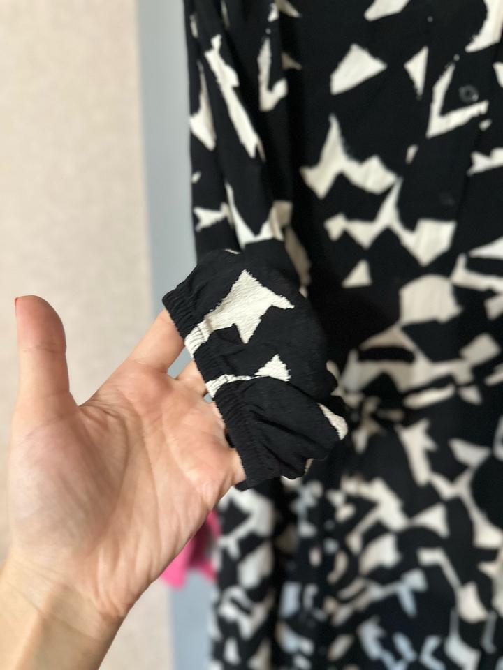 Платье-рубашка Zara с графичным принтом