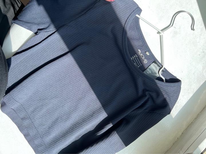 Спортивная укороченная кофта H&M