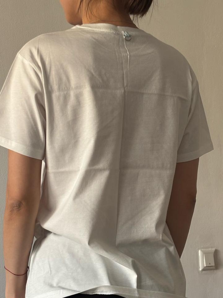 Белая футболка