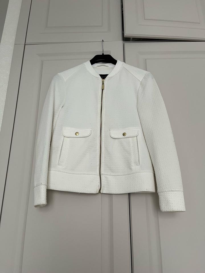 Бомбер жакет