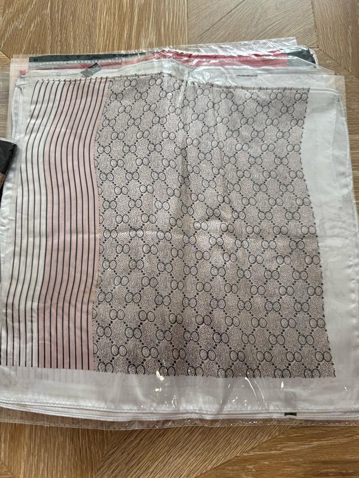 Платок красный 58см на 58см. Разные расцветки