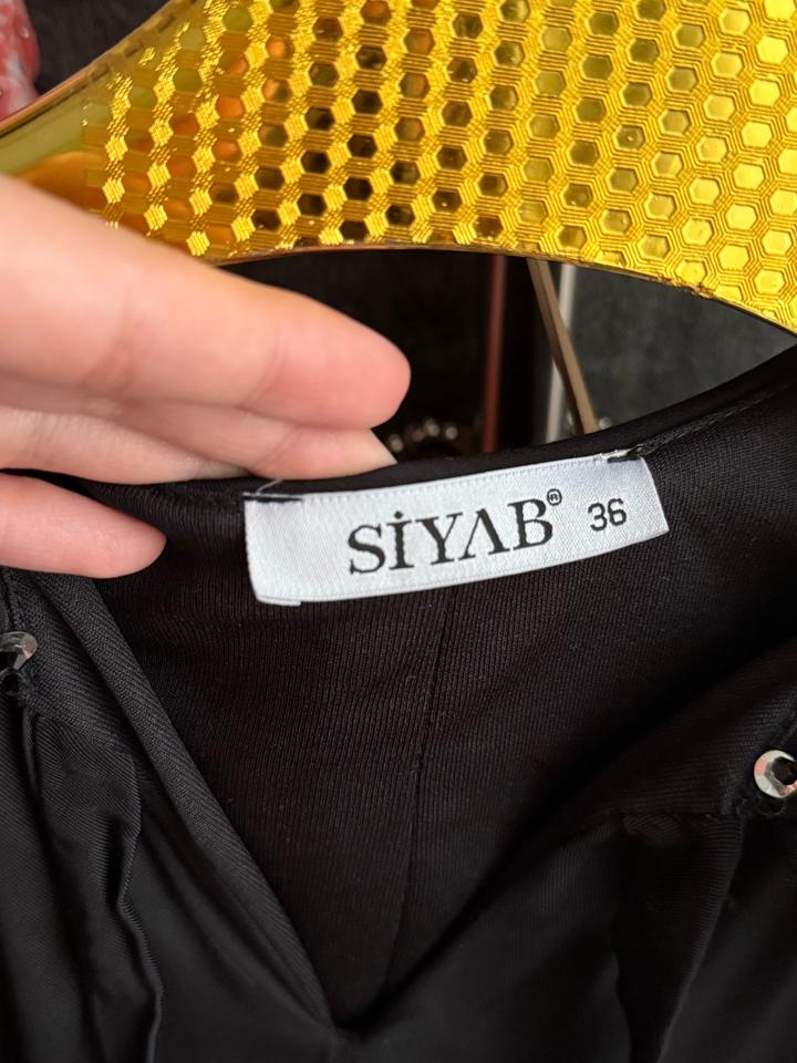 Черное платье